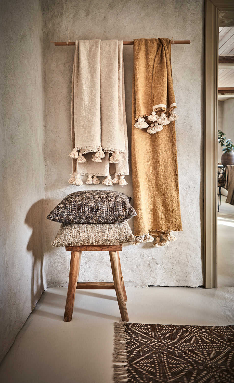 Kuddfodral NINA Svart/beige med innerkudde - Affari of Sweden